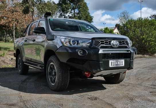 Toyota Hilux đột phá với bản độ Black Bison “chất phát ngất”