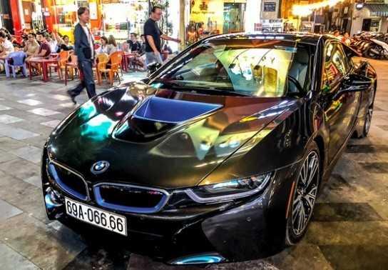 Chi tiết “cứu cánh” BMW i8 bị chê lỗi thời của đại gia Cà Mau