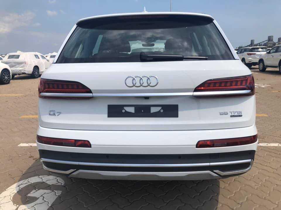 đuôi xe Audi Q7 2020