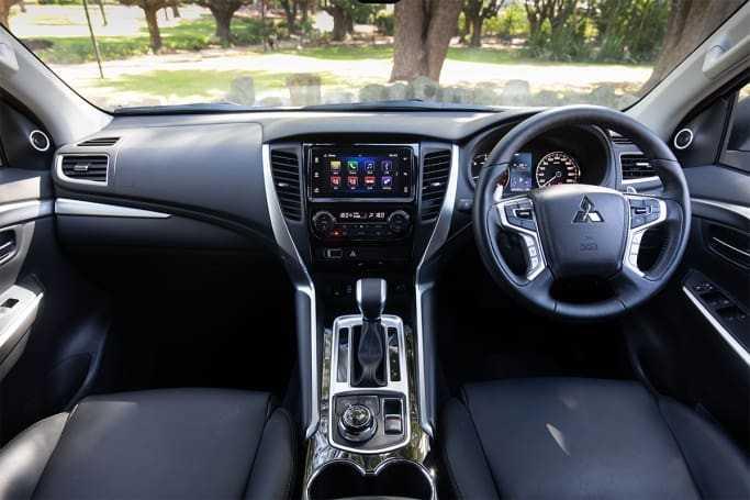  nội thất Mitsubishi Pajero Sport 