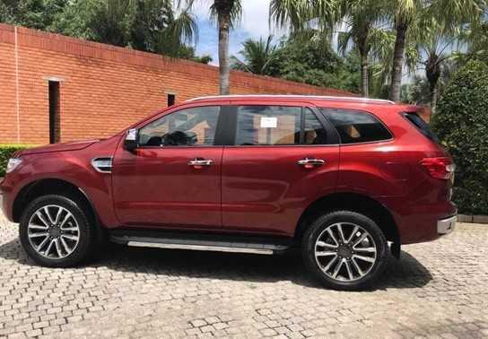 Bị khiếu nại lỗi chảy dầu turbo, Ford Everest giảm giá 100 triệu VNĐ