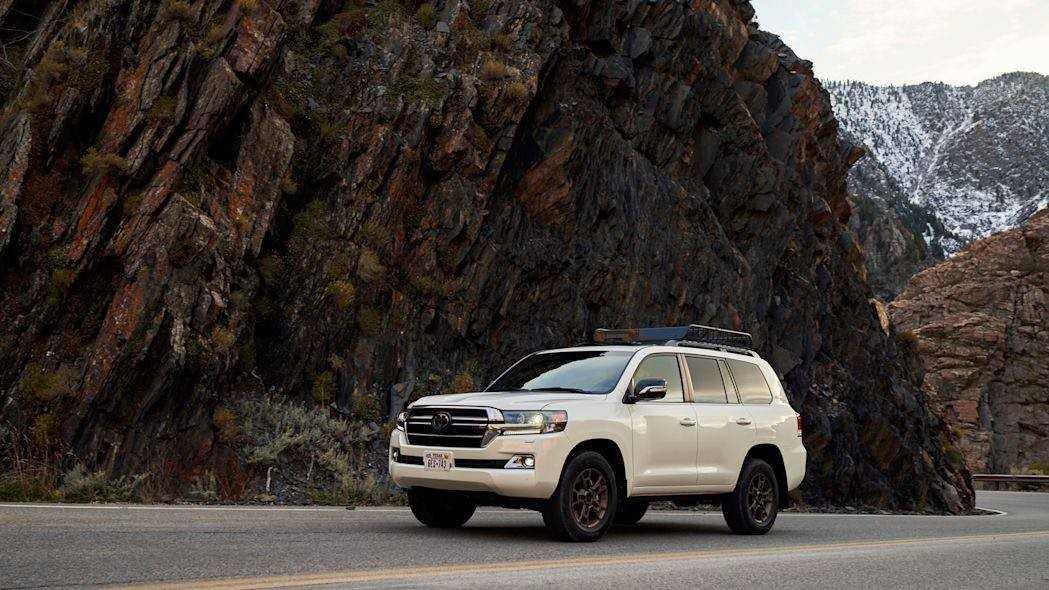 Toyota Land Cruiser thế hệ mới loại bỏ động cơ V8, khả năng off-road không thay đổi