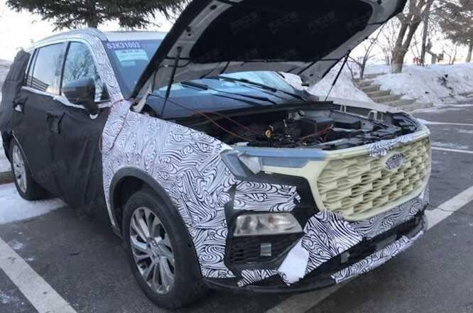 Bất ngờ Ford Everest phiên bản mới được chạy thử