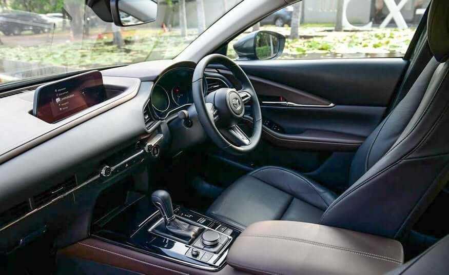 nội thất Mazda CX-30 2020