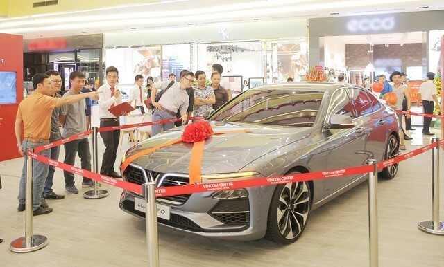 Từ hôm nay, VinFast tạm đóng cửa hệ thống showroom tại Vincom vì đại dịch Covid-19