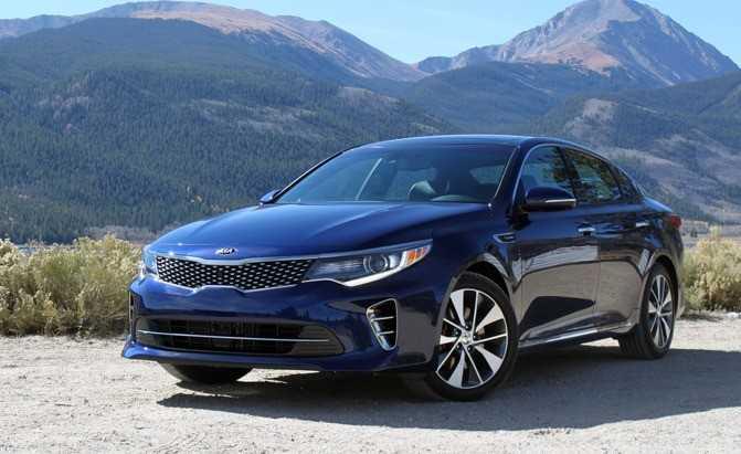 Kia Optima chuẩn bị cho tân binh dẫn động bốn bánh nhằm cạnh tranh với Toyota Camry và Honda Accord