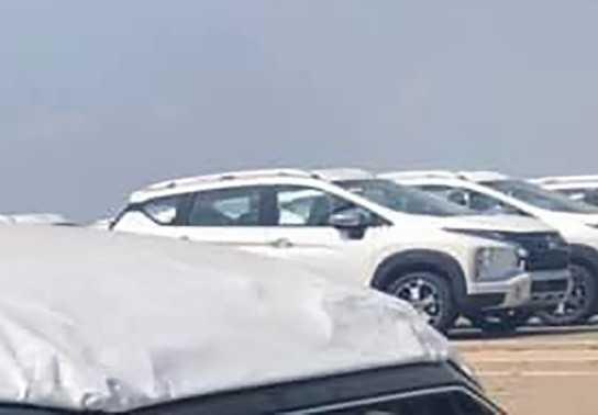 Đối thủ ‘sừng sỏ’ mới của Suzuki XL7 và Toyota Rush - Mitsubishi Xpander Cross cập cảng Việt Nam