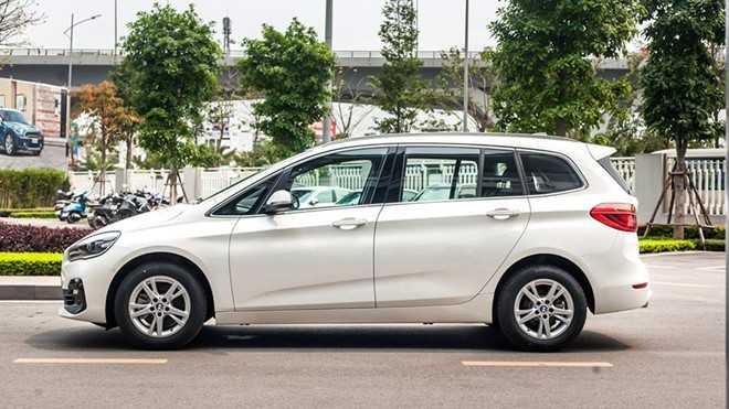 thân xe BMW 218i