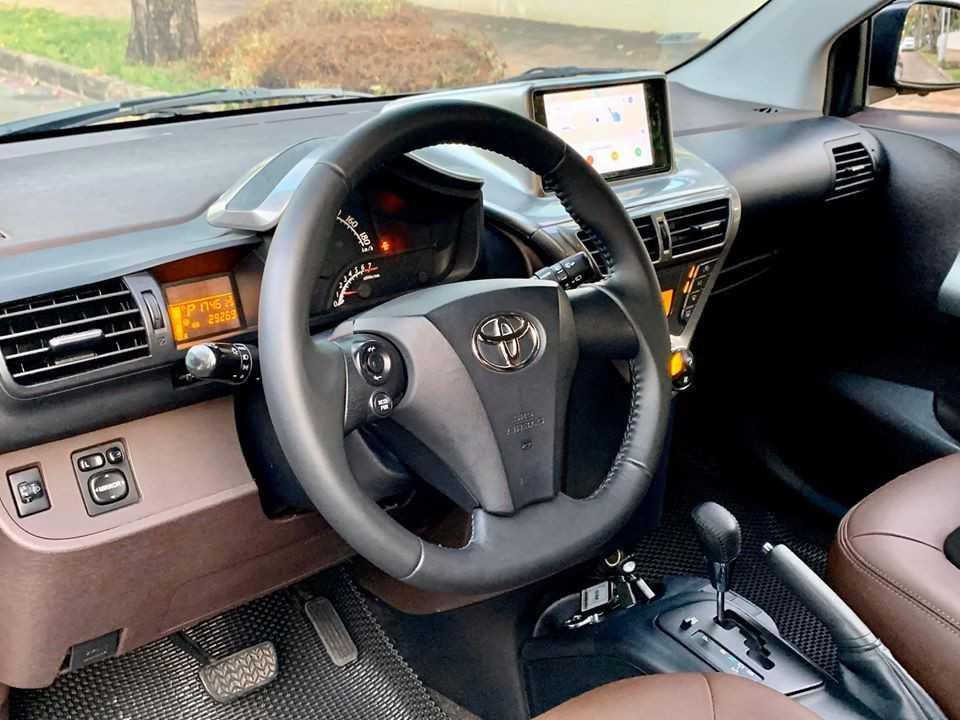 nội thất ô tô Toyota iQ Scion