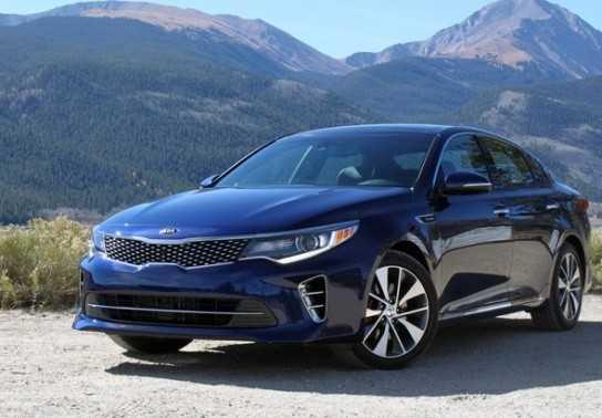 Kia Optima nâng cấp dẫn động AWD nhằm cạnh tranh với Toyota Camry và Honda Accord