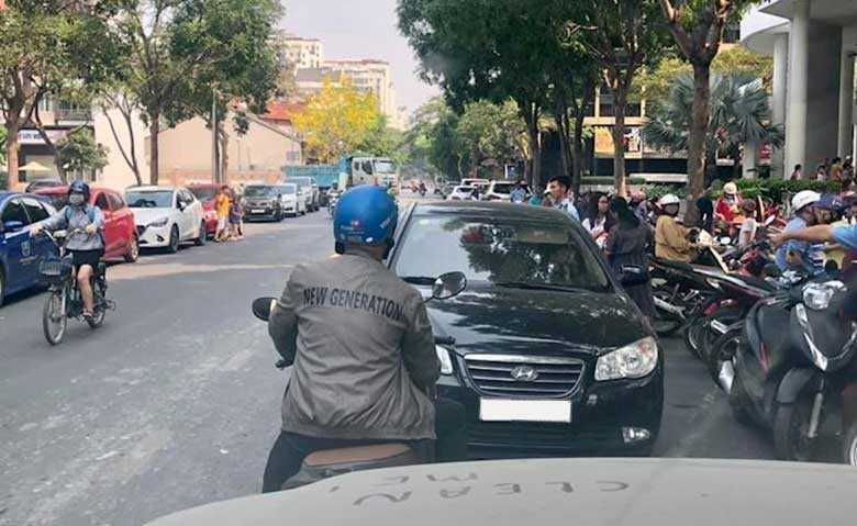 Đi sai luật, sân si và hay thể hiện