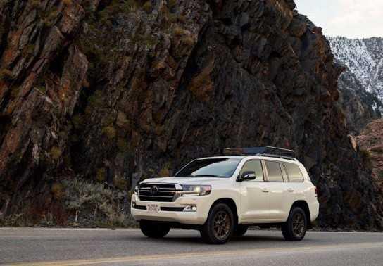 Toyota Land Cruiser thế hệ mới loại bỏ động cơ V8, khả năng off-road không thay đổi