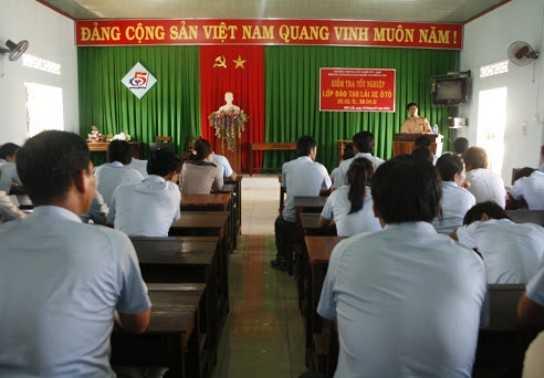 60 câu hỏi liệt thi lý thuyết sát hạch lái xe ô tô (P2)