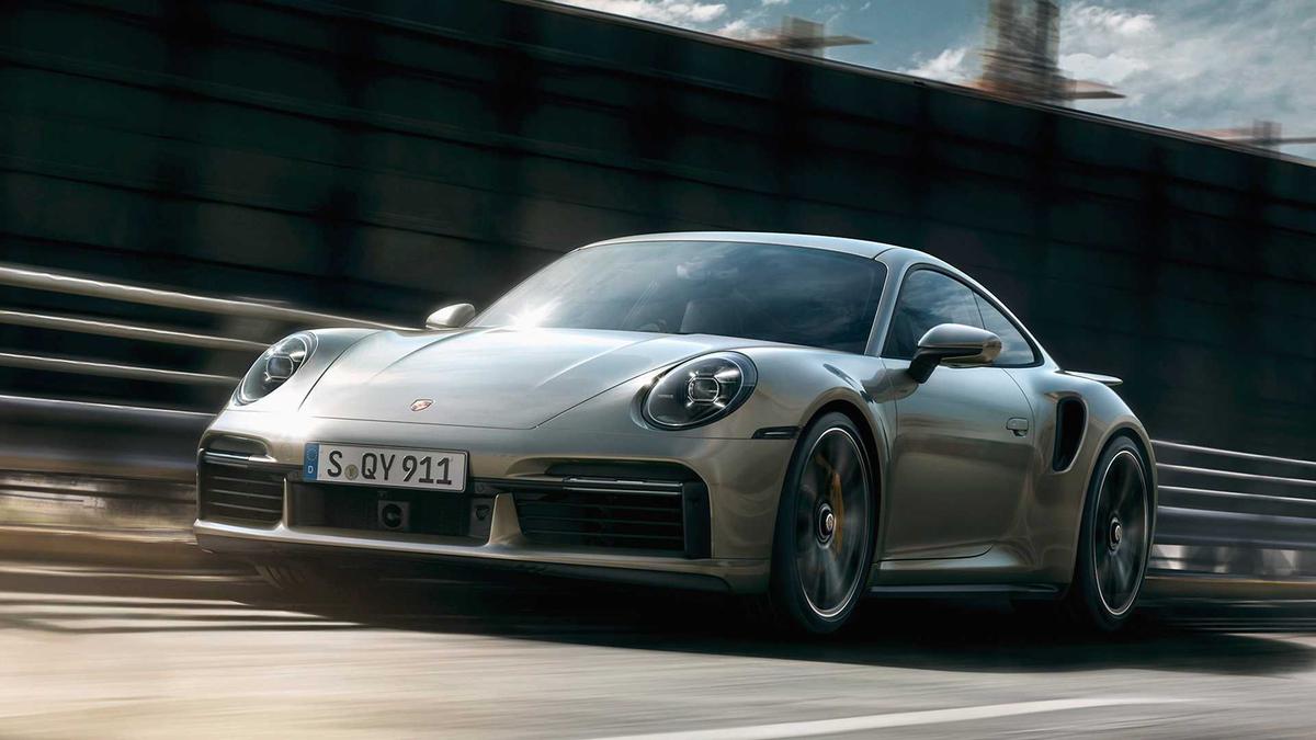 PORSCHE 911 TURBO S 2021 đang chạy
