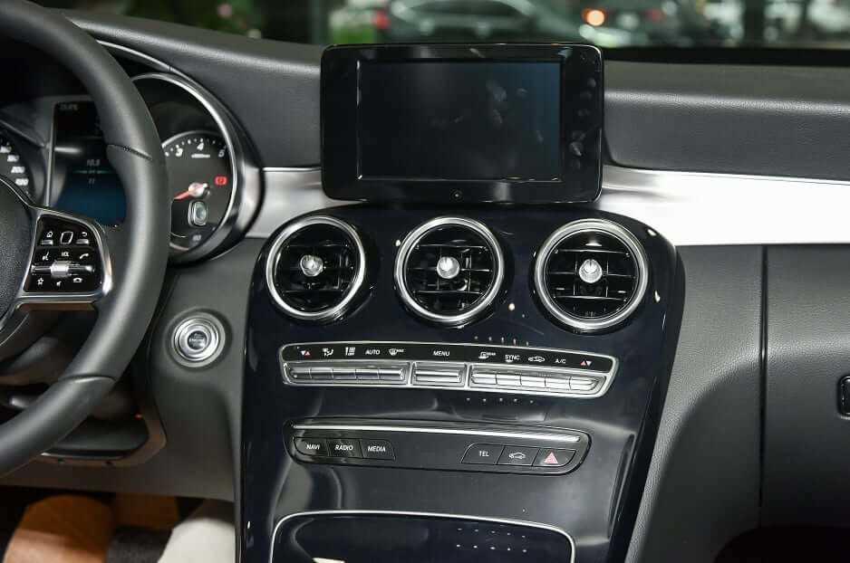 nội thất Mercedes-Benz C180 2020