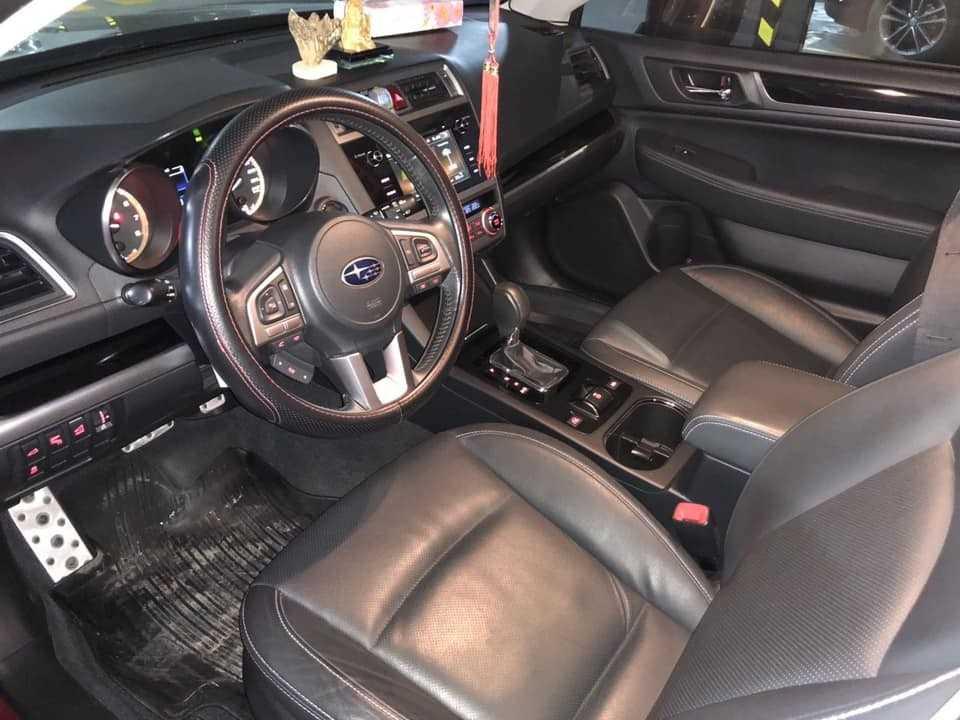 nội thất xe Subaru Outback