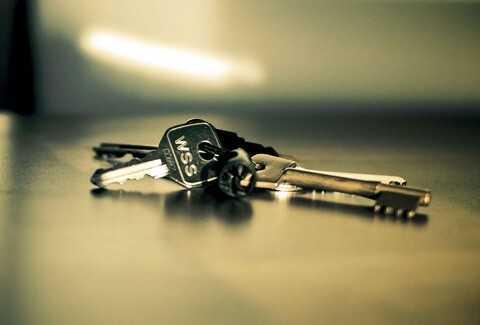 Không để quá nhiều đồ trên mặt táp lô