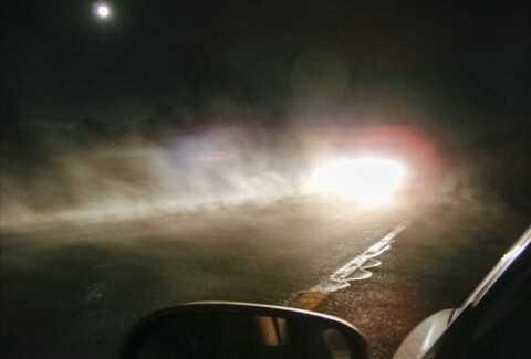 Không được sử dụng đèn pha trong điều kiện sương mù