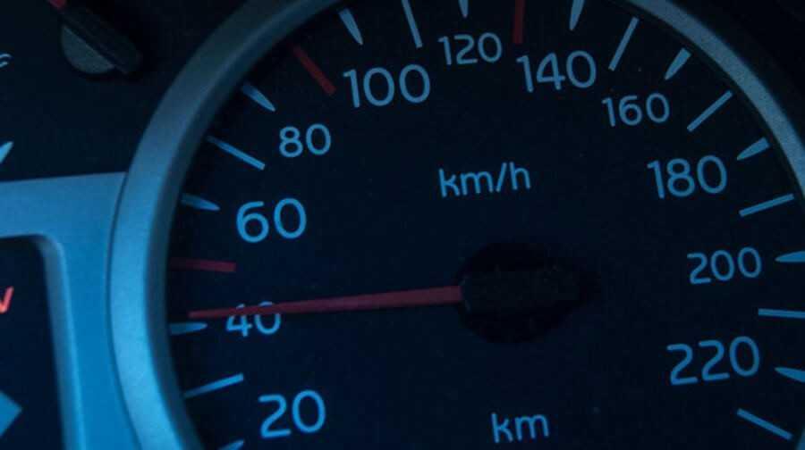 Giữ tốc độ chậm