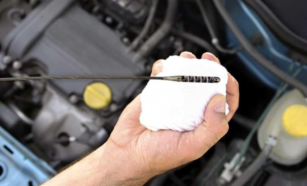 Kiểm tra dầu nhớt