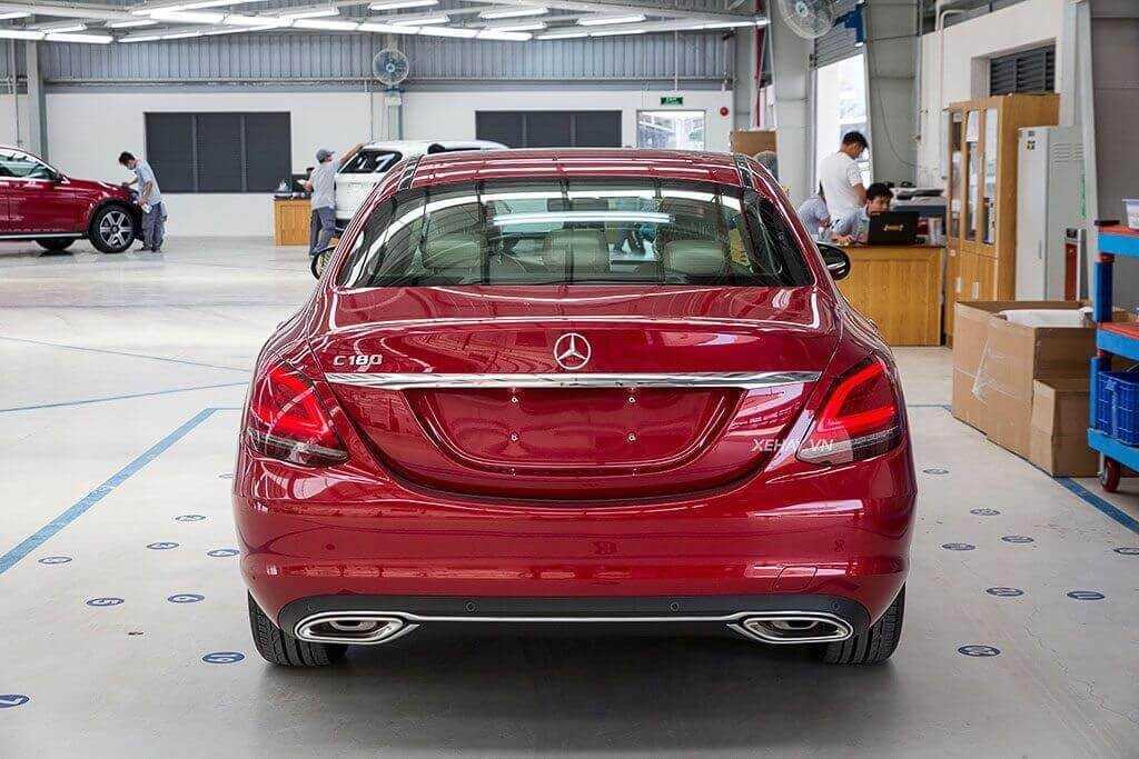 đuôi xe Mercedes-Benz C180