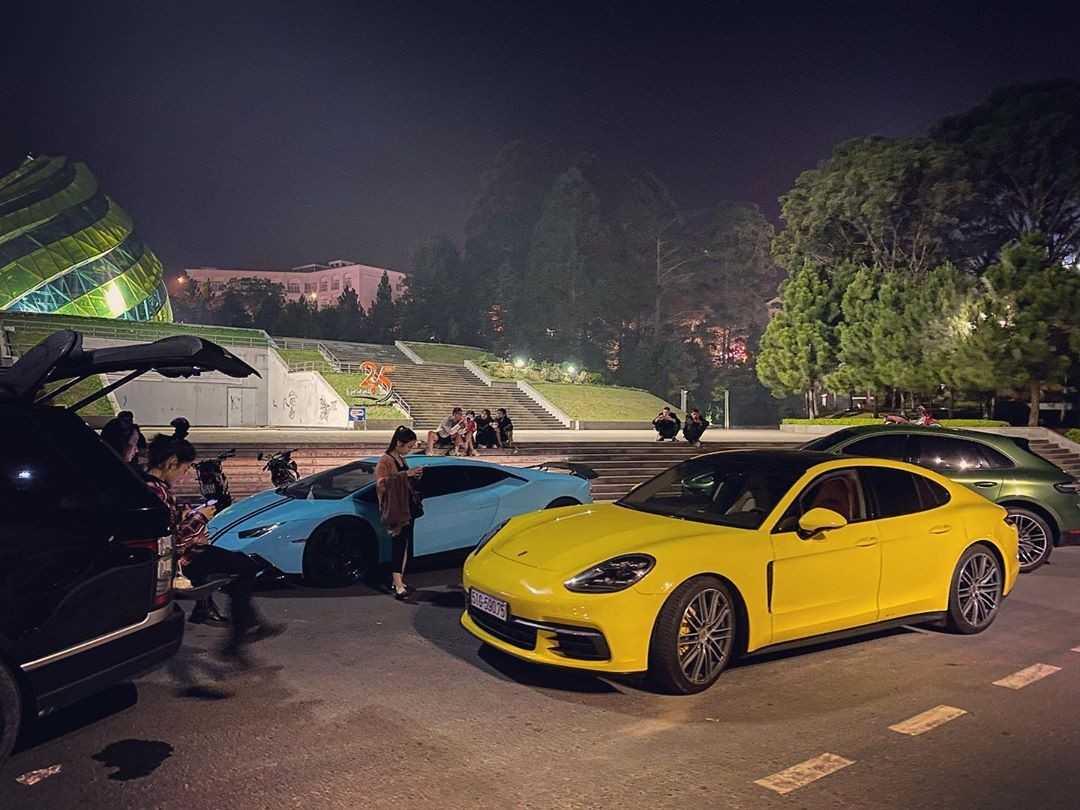 Ferrari 488 Spider độ Novitec cùng dàn siêu xe cực chất xuất hiện bất ngờ tại Đà Lạt