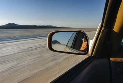 Điều chỉnh gương chiếu hậu sai cách