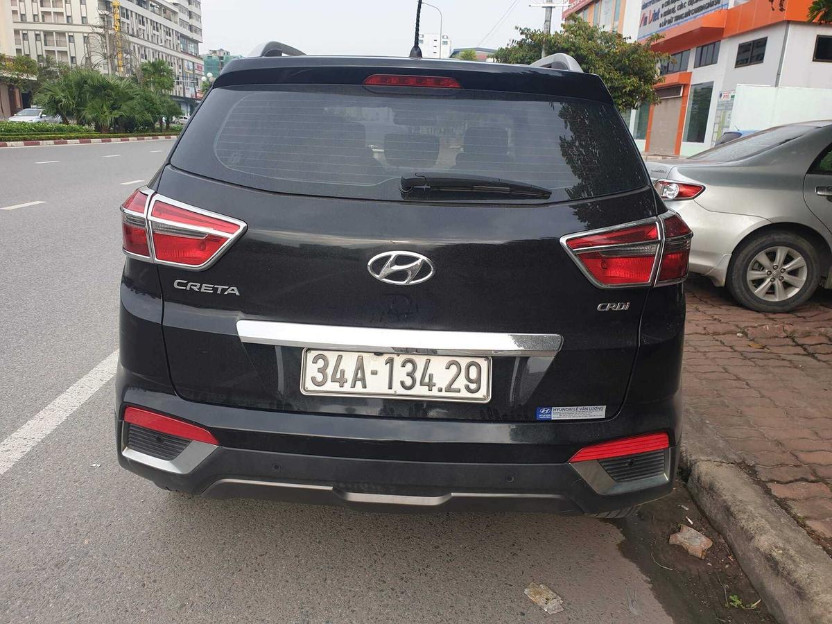 đuôi xe Hyundai Creta máy dầu