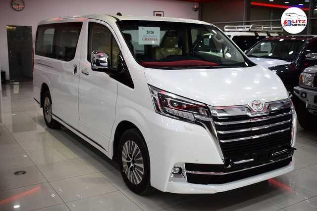 Toyota Granvia 2020 xuất hiện tại Việt Nam.