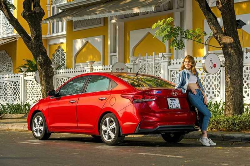 thân xe Hyundai Accent