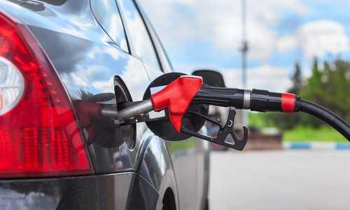 Đổ xăng vào lúc trời mát