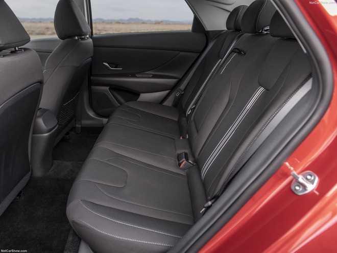 Nội thất Hyundai Elantra 2021.