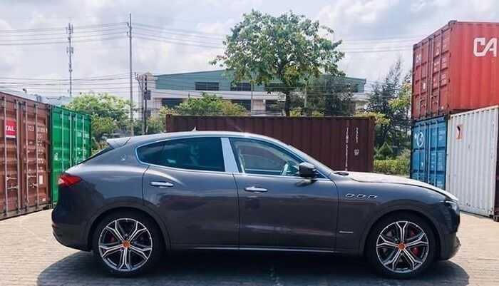 thân xe Maserati Levante S GranLusso 