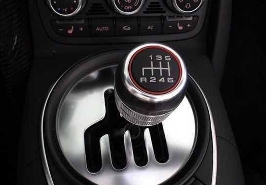 Số sàn trên xe hơi còn cần thiết hay chăng?