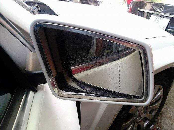 Đánh dấu gương xe