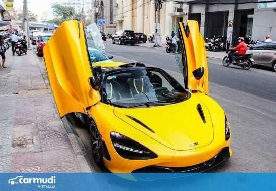 Cận cảnh siêu xe mui trần McLaren 720S Spider trên đường TP.HCM