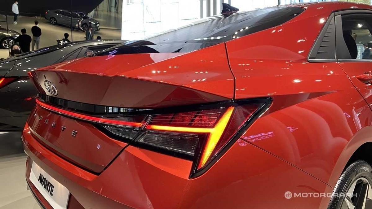 đuôi xe Hyundai Avante