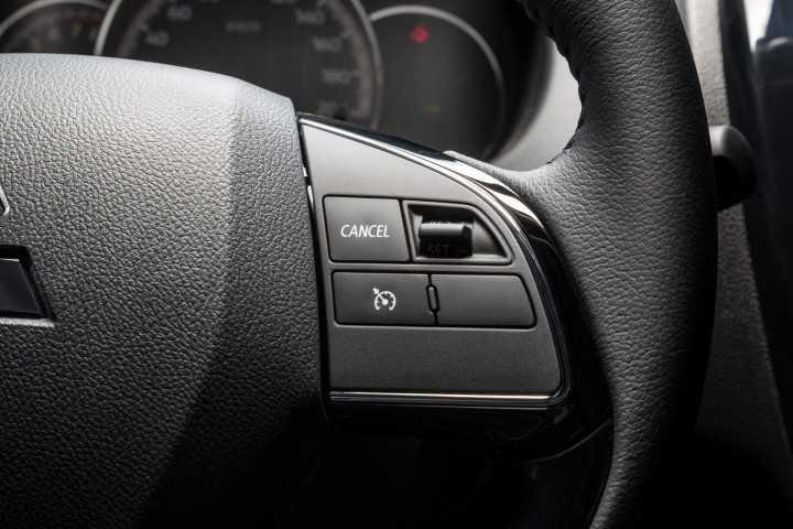 Vô lăng của xe Mitsubishi Attrage 2020 carmudi vietnam