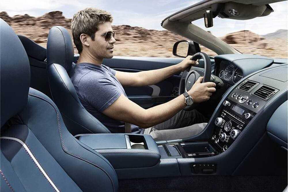 Điều chỉnh khoảng cách ghế