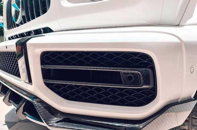 Nắp capo cũng được thay mới 