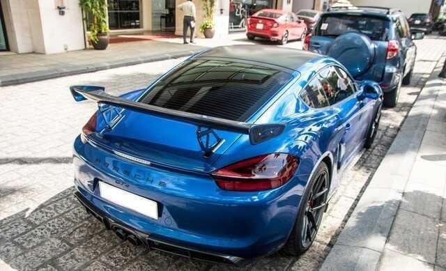 đuôi xe Porsche Cayman