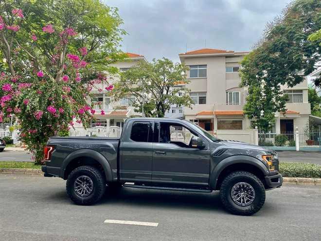 thân xe Ford F-150 Raptor 