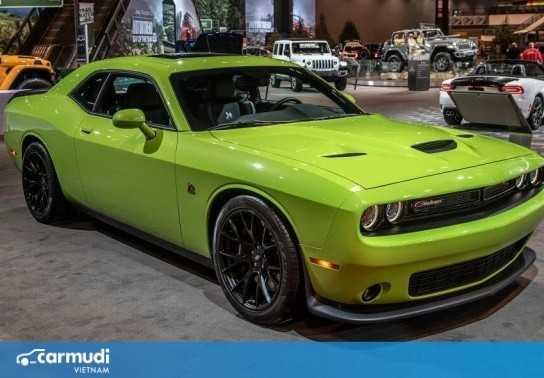 Dodge Challenger 2020 màu lạ xuất hiện với giá khoảng 2,5 tỷ đồng tại Việt Nam