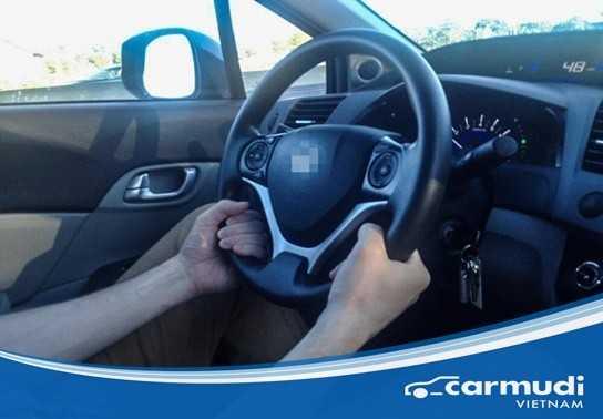 Ưu và nhược điểm của các kiểu cầm vô lăng không phải tài xế nào cũng viết