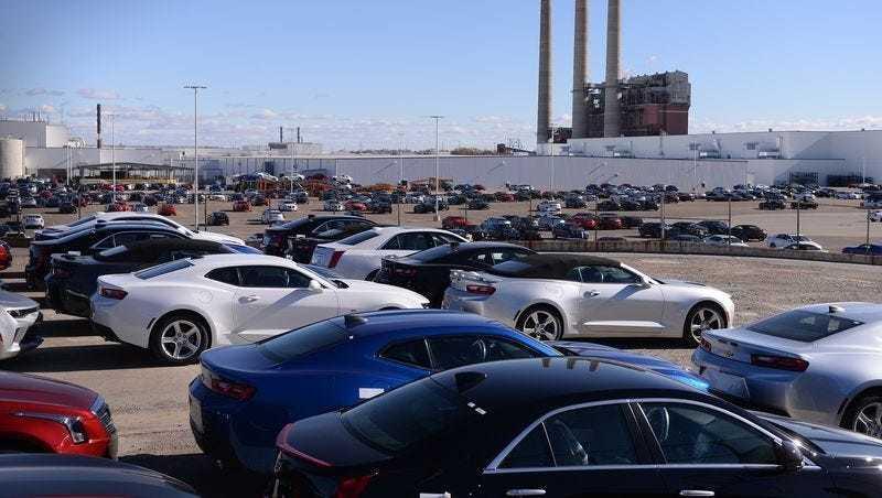 Xe đậu 1 chỗ trong thời gian dài cũng ảnh hưởng nhiều đến chất lượng