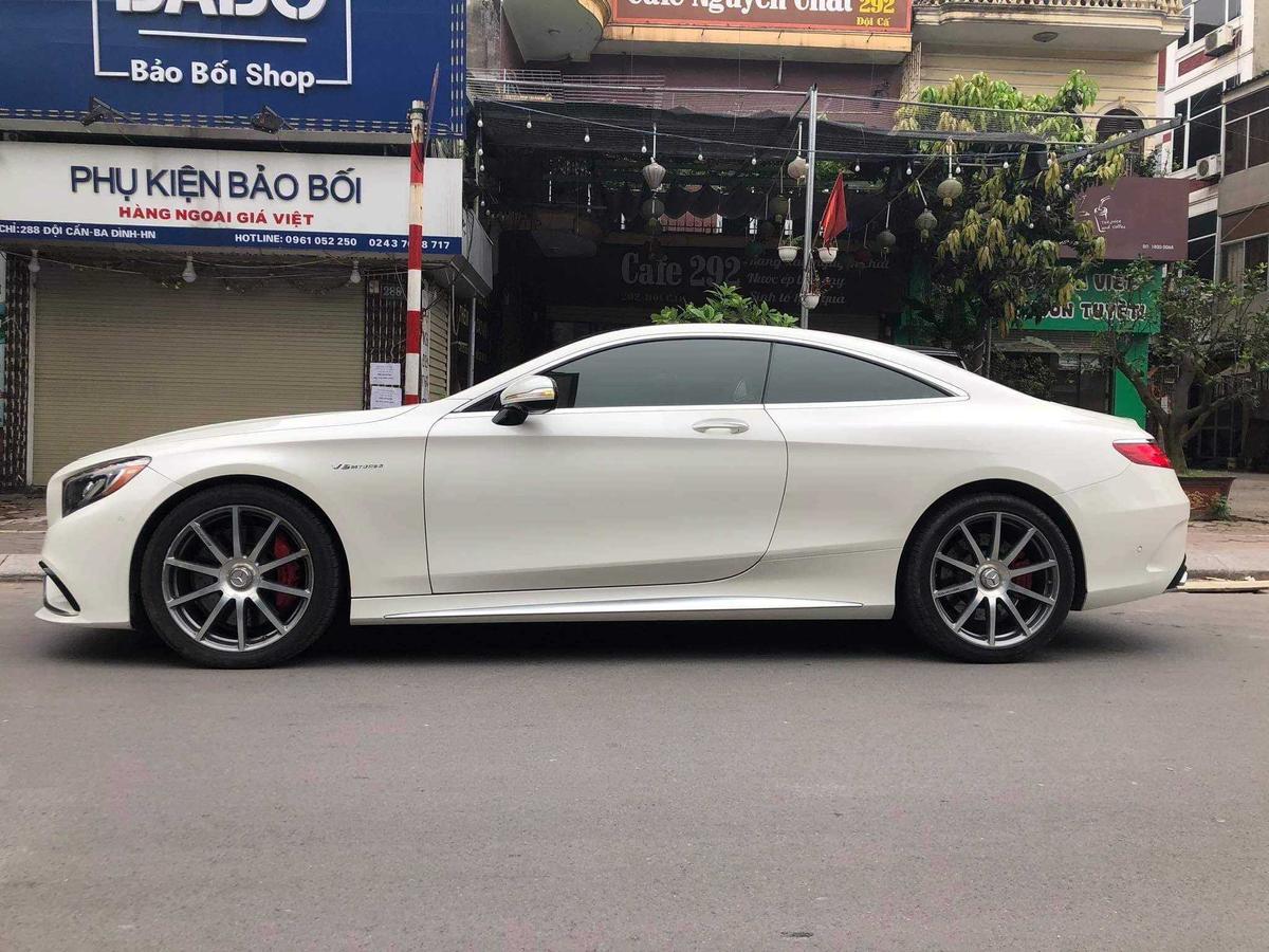 thân xe Mercedes-AMG S63 Coupe