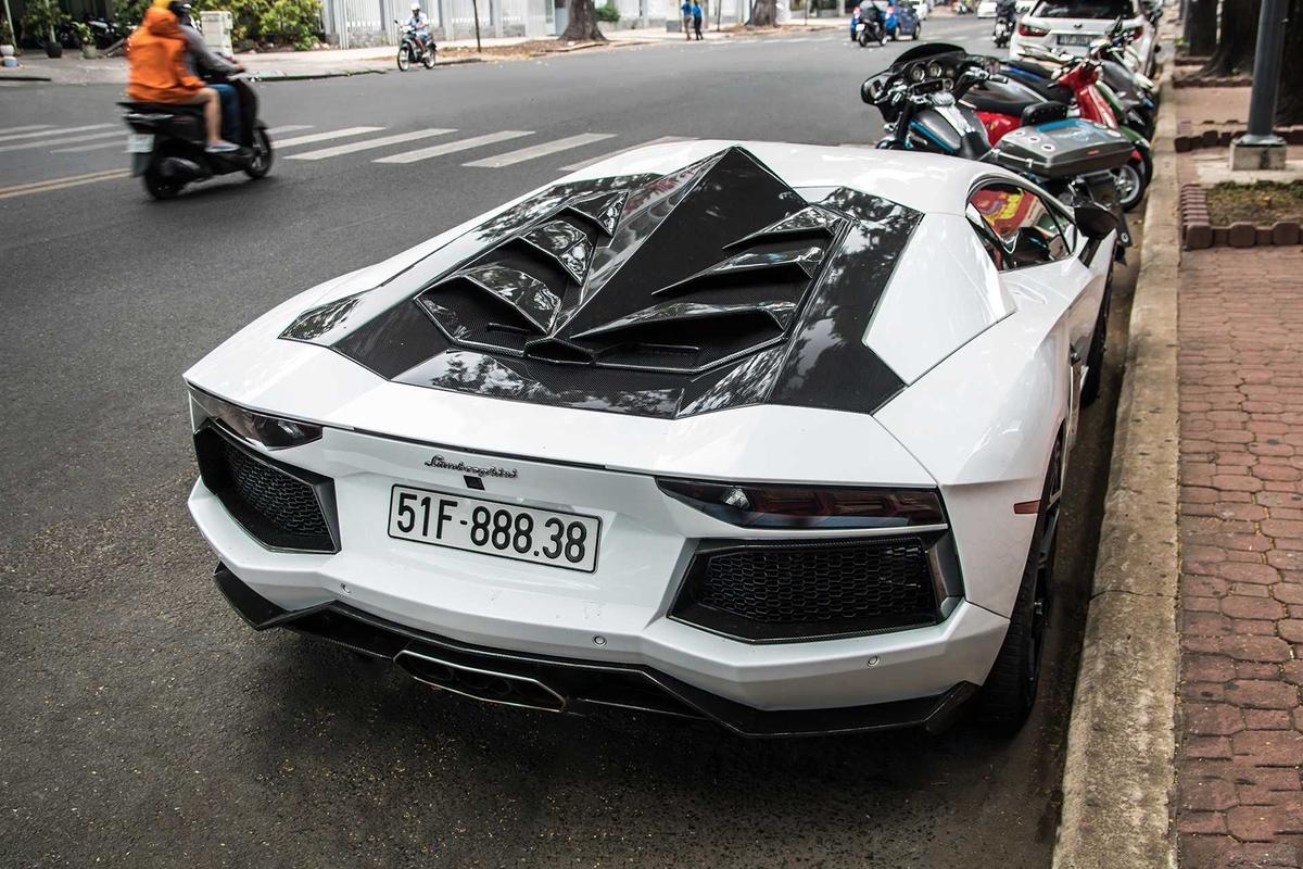 Lamborghini Aventador LP700-4
