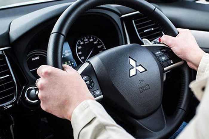 Nếu trong lúc di chuyển vô lăng bị rung thì có thể do xe có vấn đề