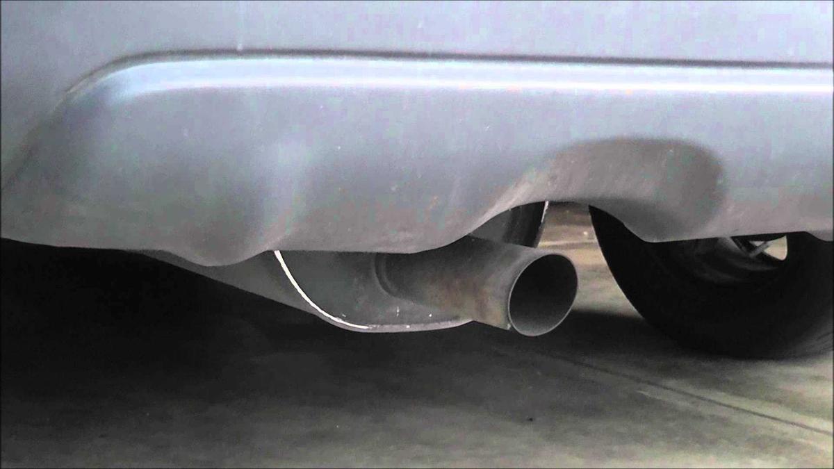 Đường khí xả bị tắc do hư hỏng bộ chuyển đổi xúc tác