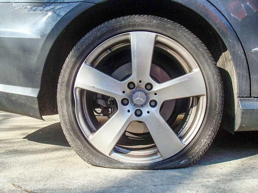 Nguyên nhân gây ra nổ lốp